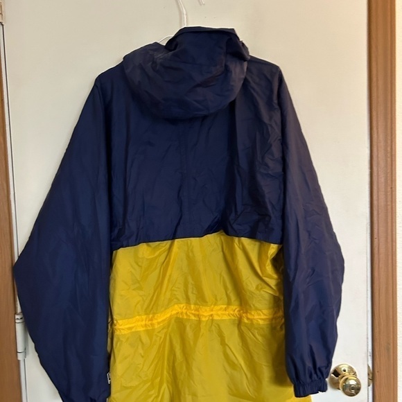 Helly Hansen medium 100%, nylon outer shell, yellow and blue jacket - Picture 2 of 8